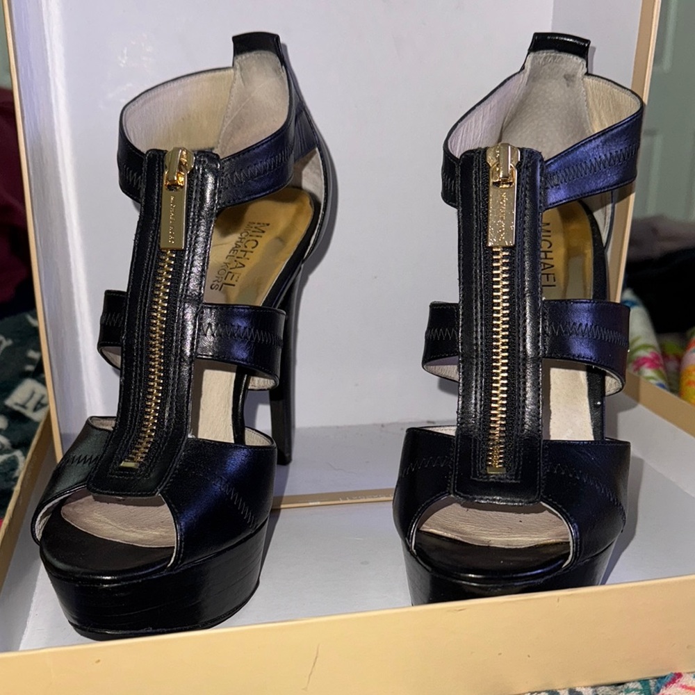 Michael Kors Black Glossy Heels Sleek Design